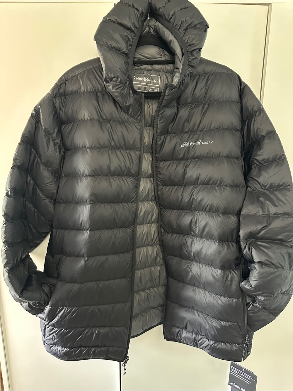 Eddie Bauer Men’s Black Quilted Packable Hooded Puffer Jacket
